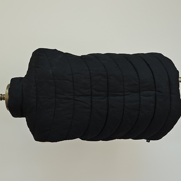 Gap Black Puffer Vest - Picture 3 of 5